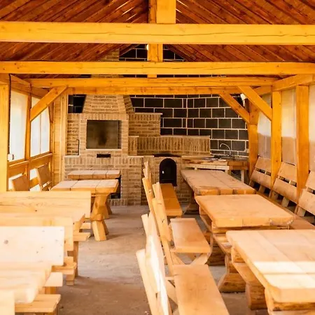 Casa Lu' Cojocar Lodge *
