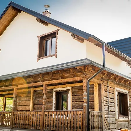 Casa Lu' Cojocar Lodge *