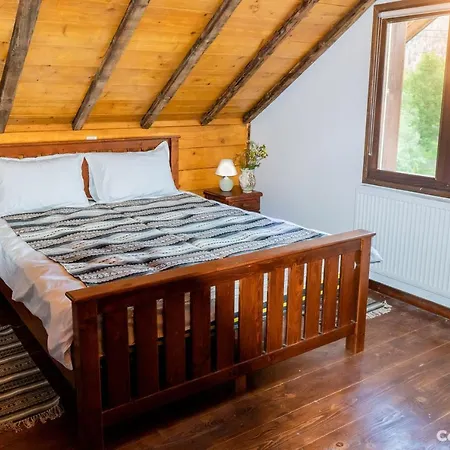 Casa Lu' Cojocar Lodge Stulpicani
