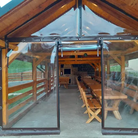 Casa Lu' Cojocar Lodge Stulpicani